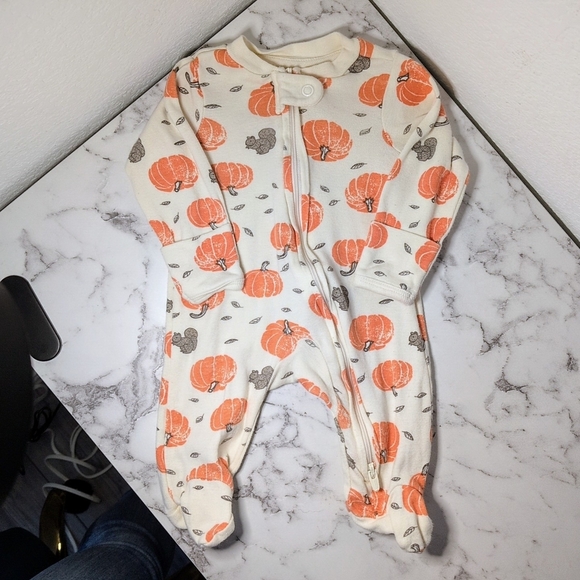 NWOT Little Planet Organic Carters Newborn Fall Halloween Pumpkin 2 Way Zipper - Picture 1 of 4